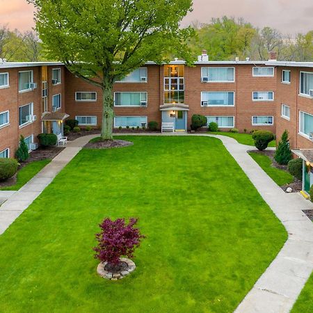 Georgetown Villas 3-2C Close To Cleveland Airport And Fairview Hospital Ideal For Long Stays! Fairview Park Экстерьер фото